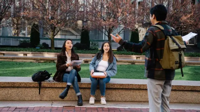 US Spring Intake 2026: ફોલ ઇન્ટેક 2025માં એડમિશન ન મળતા શું કરવું? જાણો યુએસ યુનિવર્સિટીઓની આગામી એડમિશન ટાઇમલાઇન 1 US Spring Intake 2026