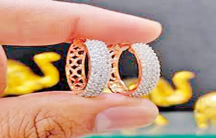 Exports of diamonds: સોના-હીરાની નિકાસમાં 15% ઘટાડાનો અંદાજ 1 Exports of diamonds