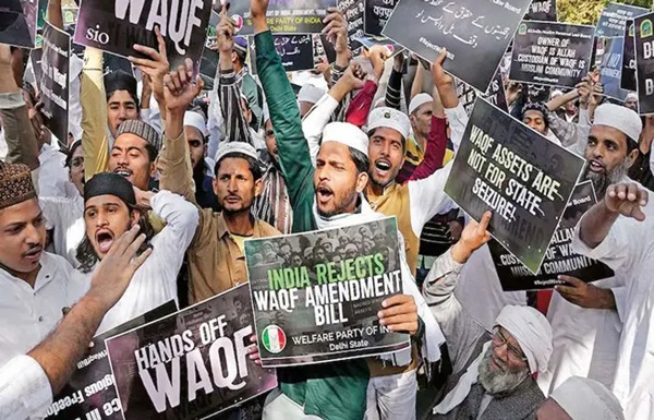 Waqf Bill: વક્ફ બિલ બાદ વિપક્ષ દબાણમાં: શું હવે થશે CAA અને કલમ 370થી પણ મોટો પડકાર? 1