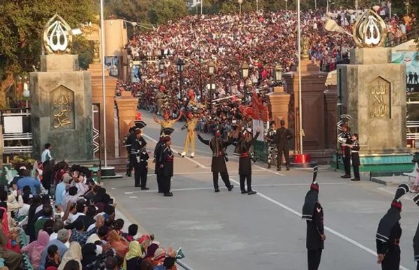 Pahalgam Terror Attack: બોર્ડર સીલ થતાં પાકિસ્તાનને ઝટકો: ત્રણ હજાર કરોડના વેપાર પર સંકટ 1 QDWSDWSDSW