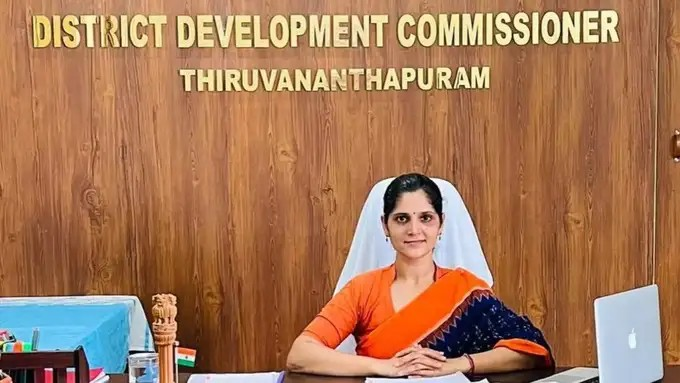UPSC Success Story: બાળકથી 2 વર્ષ દૂર રહીને બન્યા IAS, એક માતાની પ્રેરણાદાયક UPSC યાત્રા 1 UPSC Success Story