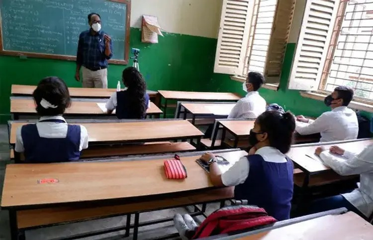 Gujarat Education Board: ગુજરાત બોર્ડની સ્કૂલોમાં આજથી વાર્ષિક પરીક્ષાઓની શરૂઆત, વેકેશન મોડું થશે 1 Gujarat Education Board
