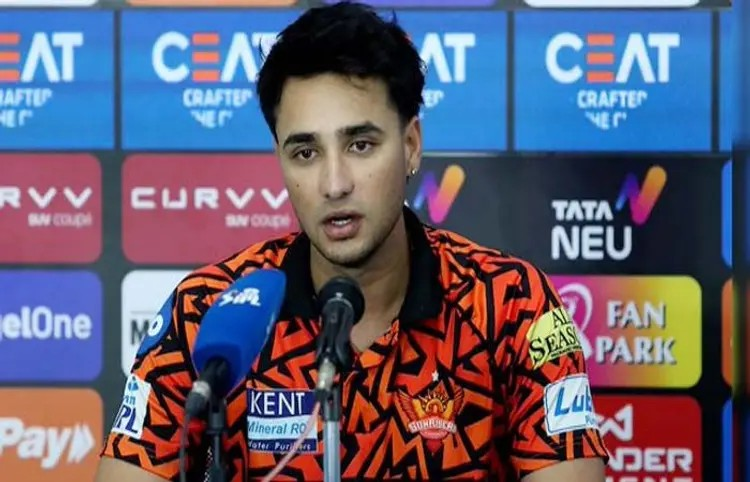 Abhishek Sharma: ઝડપી સદી બાદ અભિષેક શર્માએ યુવરાજ અને સૂર્યકુમારનો કર્યો આભાર, જાણો શું છે પાછળની વાત 1 Abhishek Sharma