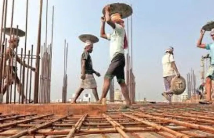 Gujarat Weather: આકરી ગરમીમાં સરકારનો નિર્ણય, બપોરે 1થી 4 શ્રમિકો પાસેથી કામ નહીં લેવાય 1 Gujarat Weather