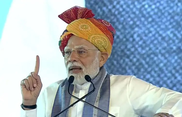 PM Modi Slams On Congress