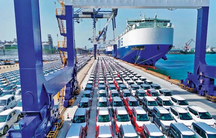 Vehicles record exports