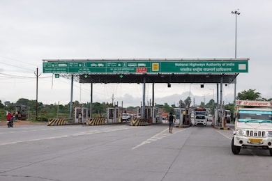 Transport Vehicle Memo Toll Plaza Gujarat: ટ્રાન્સપોર્ટ વાહન ચલાવતા ડ્રાઈવરો માટે મહત્વની ચેતવણી, હવે ટોલ પ્લાઝા પરથી જ મેમો થશે જનરેટ 1 shutterstock2340993023 2024 06 8e501847695c3e5a8676d02f7865063c scaled 1