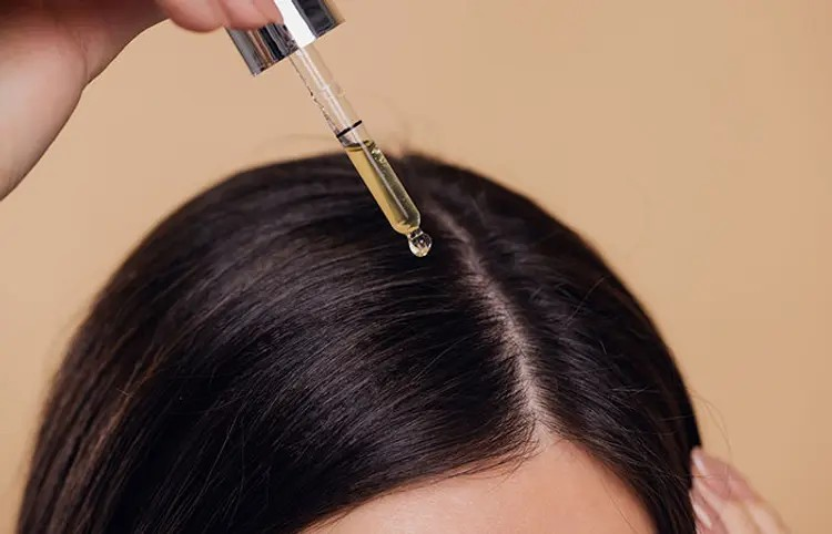 Hair care in summer: ઉનાળામાં વાળને ચમકદાર રાખવા માટે 5 શ્રેષ્ઠ સીરમ – સૌંદર્યમાં વધારો કરશે 1 Hair care in summer