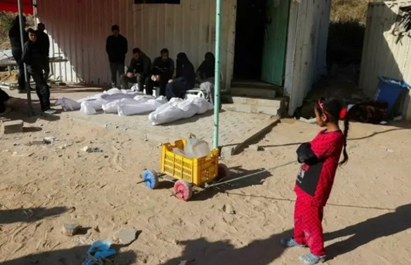 Isarael-Gaza War: હમાસે માગણીઓ ફગાવતા ઈઝરાયલ રઘવાયો થયું, આડેધડ બોમ્બમારામાં 92ના મોત 1