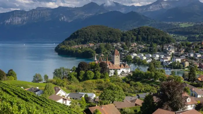 Study in Switzerland: ફક્ત 2 લાખમાં PG! દુનિયાના સૌથી મોંઘા દેશમાં સસ્તામાં પ્રવેશ મેળવો, આ એક 'સ્વપ્ન સાકાર થવા' જેવું છે 1 Study in Switzerland