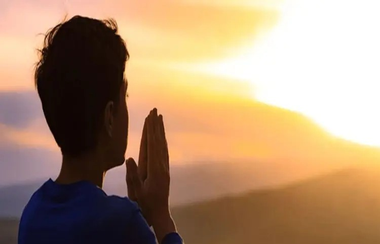 Morning Mantra: 4 મંત્રોથી બાળકના દિવસની સકારાત્મક શરૂઆત કરાવો, મગજ પર અસરકારક અસર! 1 Morning Mantra