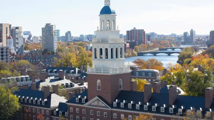 Harvard University News: ટ્રમ્પે હાર્વર્ડને આપ્યો મોટો ઝટકો, ટેક્સ-ફ્રી દરજ્જો સમાપ્ત કર્યો, જાણો હવે અહીં અભ્યાસ કેવી રીતે થશે મોંઘો 1 Harvard University News
