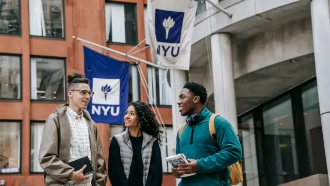 US Popular Universities: હાર્વર્ડ-સ્ટેનફોર્ડ નહીં... આ 5 યુનિવર્સિટીઓ યુએસમાં વિદેશી વિદ્યાર્થીઓમાં લોકપ્રિય છે, જ્યાં હજારો વિદ્યાર્થીઓ અભ્યાસ કરે છે 1 US Popular Universities