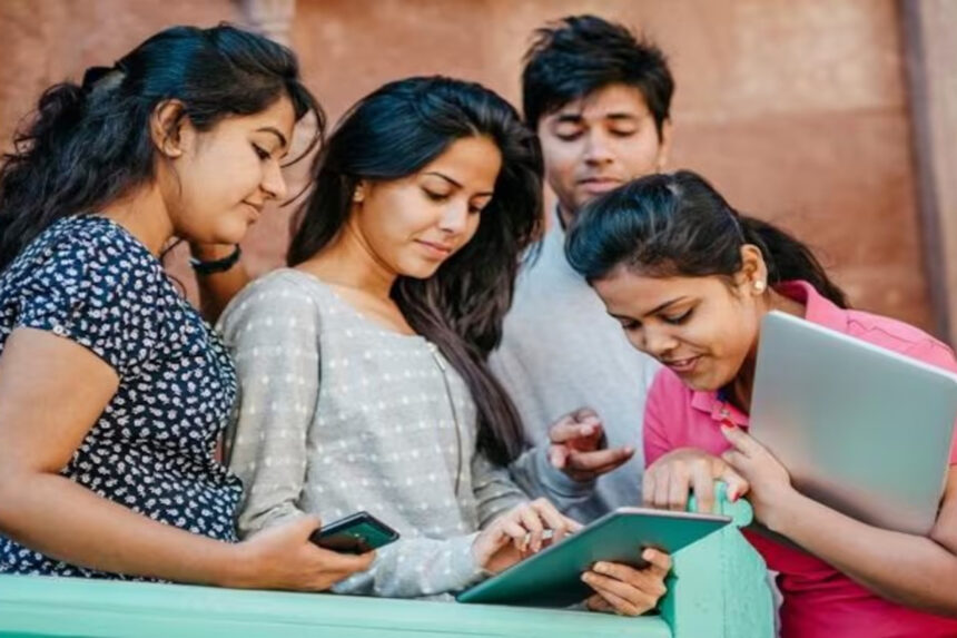 Gujarat Board Std. 10 Result Updates: ધોરણ 10નું પરિણામ આવતીકાલે સવારે 8 વાગે જાહેર થશે, શિક્ષણ મંત્રીએ આપી માહિતી 1 Gujarat Board Std. 10 Result Updates