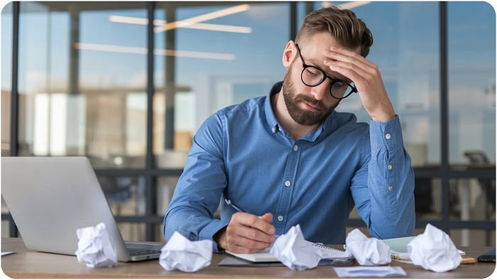 Headache: શું તમને પણ વારંવાર માથાનો દુખાવો થાય છે? જાણો આનું કારણ શું છે, શું તે ગંભીર સમસ્યા છે કે નહીં 1 Headache