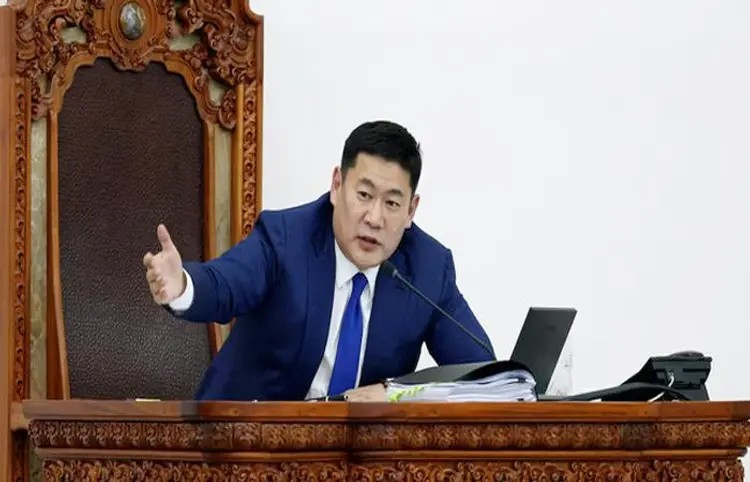 Mongolia PM Resigns: દીકરાની લક્ઝરી તસવીરોથી વિવાદ, મંગોલિયાના વડાપ્રધાને રાજીનામું આપ્યું 1 Mongolia PM Resigns