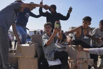 Israel tank attack on Gaza aid center