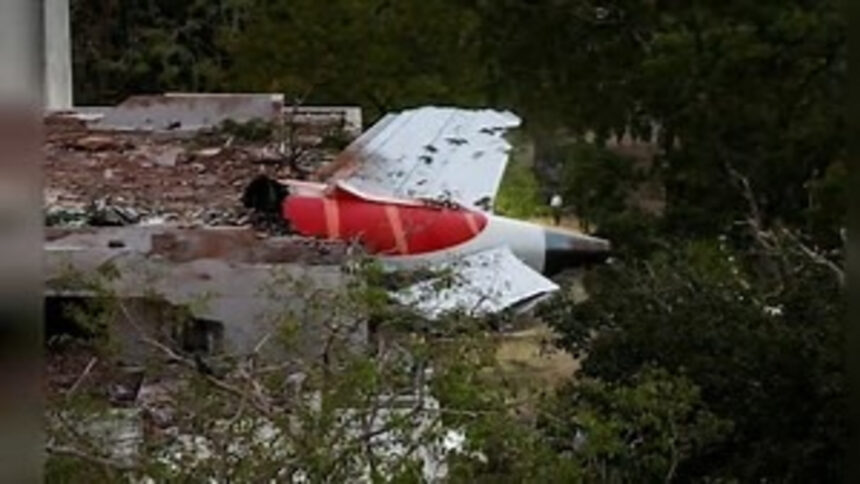 Air Indias Boeing 787 Dreamliner Crashes In Ahmedabad: અમદાવાદમાં ક્રેશ થયેલા શક્તિશાળી એન્જિન, મજબૂત જનરેટરથી સજ્જ બોઇંગ 787-8 ડ્રીમલાઇનરની વિશેષતા જાણો 1 Air Indias Boeing 787 Dreamliner Crashes In Ahmedabad