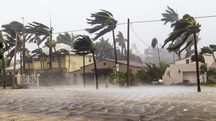 Places to avoid during storm or thunderstorm