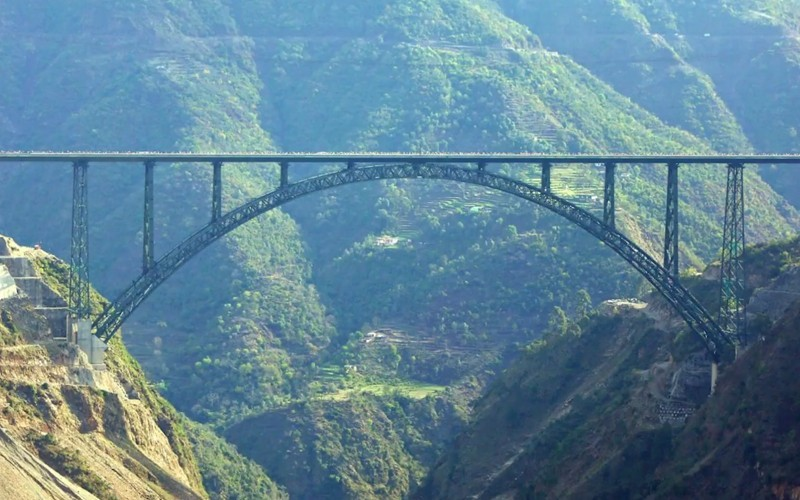 Chenab Rail Bridge inauguration: કાશ્મીરના વિકાસ માટે ચિનાબ રેલવે બ્રિજનું 6 જૂને લોકાર્પણ, દેશ સાથે જોડાવાનું 70 વર્ષનું સપનું પૂરું 1 Chenab Rail Bridge inauguration
