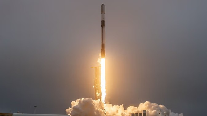 SpaceX launches 26 new Starlink satellites: સ્પેસએક્સે 26 નવા સ્ટારલિંક ઉપગ્રહો લોન્ચ કર્યા, સક્રિય ઉપગ્રહોની સંખ્યા 7,600 પર પહોંચી 1 SpaceX launches 26 new Starlink satellites