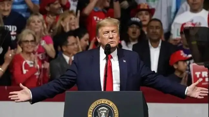 Trump Threatened University Of Virginia: હાર્વર્ડ પછી, ટ્રમ્પ હવે આ યુનિવર્સિટી પાછળ છે, ભંડોળ બંધ કરવાની ધમકી આપી 1 Trump Threatened University Of Virginia