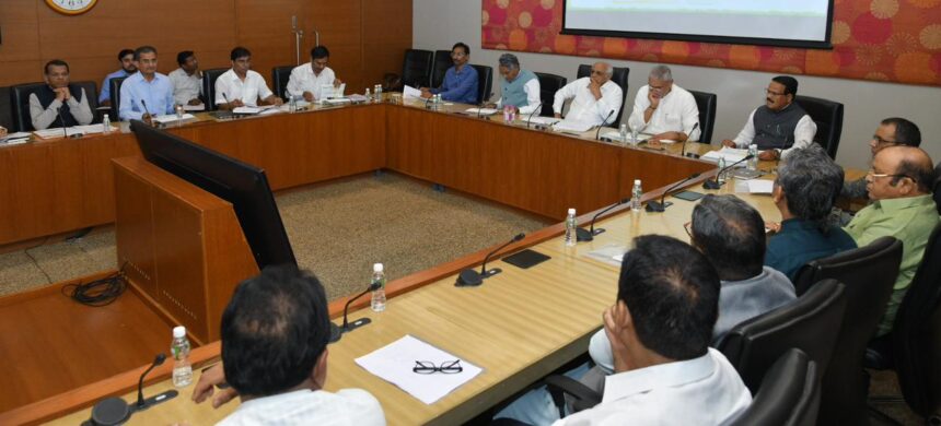 Chief Minister reviews livelihood loan support