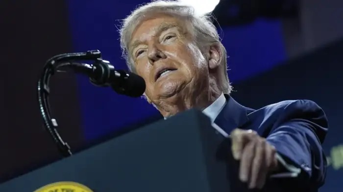 Donald Trump Tech Hiring: શું ભારતીયોને ગૂગલ જેવી અમેરિકન કંપનીઓમાં નોકરી નહીં મળે? ટ્રમ્પે ભરતી બંધ કરવાની 'ધમકી' આપી 1 Donald Trump Tech Hiring
