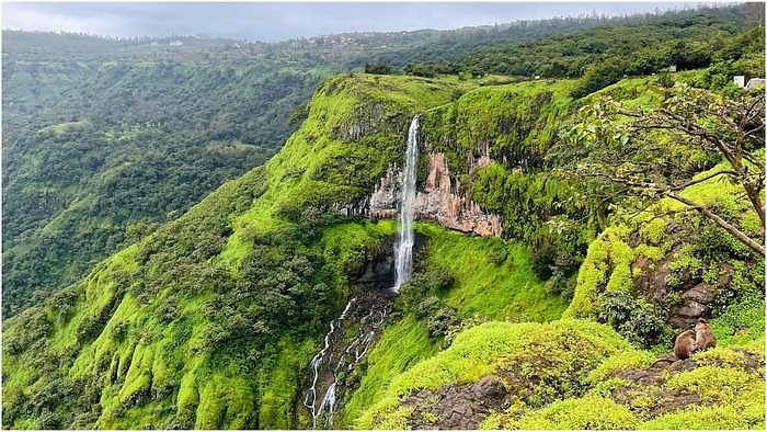 Monsoon Travel Guide: વરસાદમાં મુસાફરી કરવા માંગો છો? આ હિલ સ્ટેશનોની મુલાકાત જોખમી હોઈ શકે છે 1 Monsoon Travel Guide