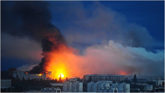 Russia-Ukraine: રશિયા અને યુક્રેને એકબીજા પર કર્યો બોમ્બમારો; હવાઈ હુમલામાં ચાર લોકો માર્યા ગયા, ઘણા ઘાયલ 1 Russia-Ukraine