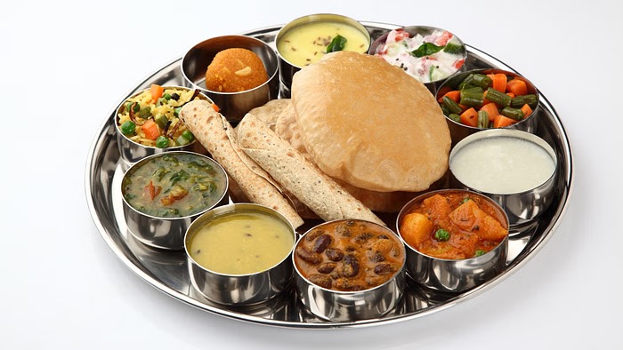 Hariyali Teej Special Veg Thali: હરિયાળી તીજ પર સ્વાદિષ્ટ વેજ થાળી બનાવો, જાણો સરળ રેસીપી 1 Hariyali Teej Special Veg Thali