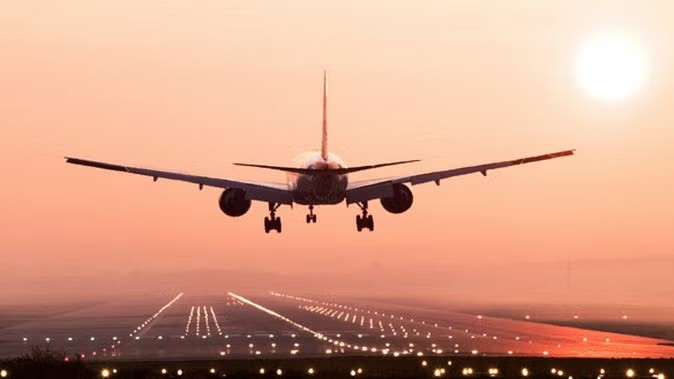 United Airlines: ટેકનિકલ ખામીને કારણે યુનાઇટેડ એરલાઇન્સે અચાનક ઘણી ફ્લાઇટ્સ અટકાવી દીધી, હજારો મુસાફરો અટવાઈ ગયા 1 United Airlines: