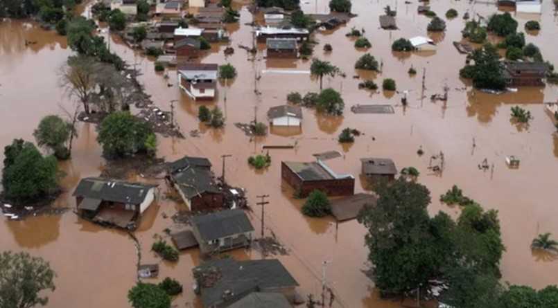 PAK Heavy Rains: પાકિસ્તાનમાં ભારે વરસાદથી 24 લોકોના મોત; અનેક જિલ્લાઓ અચાનક પૂર અને ભૂસ્ખલનમાં પણ ફસાયા 1 Screenshot 2025 08 15 165205