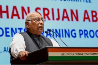 Mallikarjun Kharge attacked the central govt:
