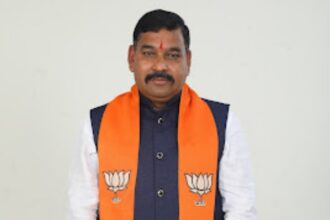 Dindor pothole controversy