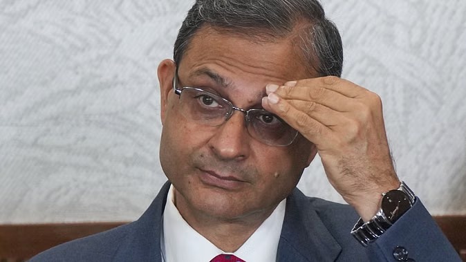 UPI Charges: શું UPI સેવા હંમેશા મફત રહેશે? RBI ગવર્નર સંજય મલ્હોત્રાએ જવાબ આપ્યો, જાણો તેમણે શું કહ્યું 1 UPI Charges