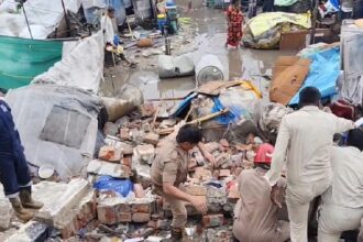 Delhi wall collapse kills seven
