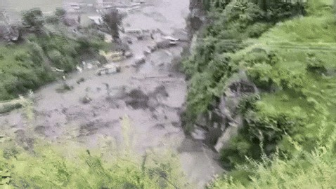Himachal Pradesh Cloudburst: હિમાચલમાં કુલ્લુ-શિમલામાં આભ ફાટ્યું, પુલ વહી ગયા અને 325 માર્ગો થયા બંધ 1 Himachal Pradesh Cloudburst