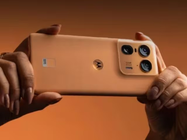 Motorola edge 50 ultra discount: મોટોરોલાના આ શાનદાર ફોન પર ૧૫,૦૦૦ રૂપિયાથી વધુનું ડિસ્કાઉન્ટ મળી રહ્યું છે, આ ઓફર ફક્ત થોડા દિવસો માટે છે. 1 Motorola edge 50 ultra discount