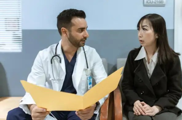 India-China MBBS Comparison: ખાનગી મેડિકલ કોલેજમાંથી MBBS કરવું કે ડિગ્રી મેળવવા માટે ચીન જવું, ડોક્ટર બનવું ક્યાં સારું છે? 5 મુદ્દાઓમાં જાણો 1 India-China MBBS Comparison