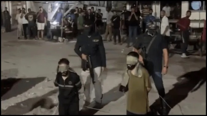 Hamas kills Palestinians: હમાસે જાહેરમાં પેલેસ્ટિનિયનોને ફાંસી આપી, ટોળાએ સૂત્રોચ્ચાર કર્યા; ઇઝરાયલને મદદ કરવાનો આરોપ 1 Hamas kills Palestinians