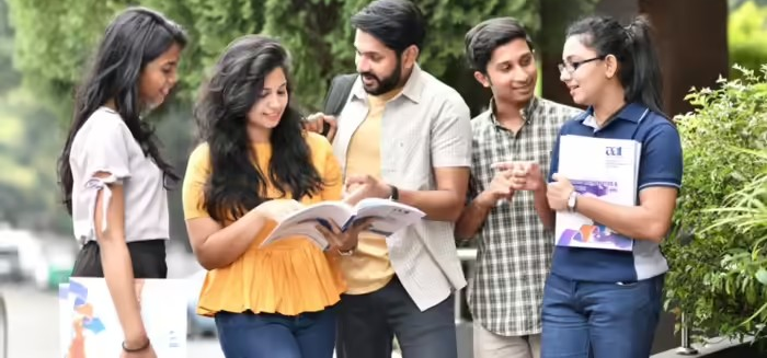 H-1B visa fee hike impact: H-1B વિઝા ફીમાં $100,000 વધારો: ભારતીય વિદ્યાર્થીઓ અને કામદારો પર અસર અને વિકલ્પ 1 43bevzsa
