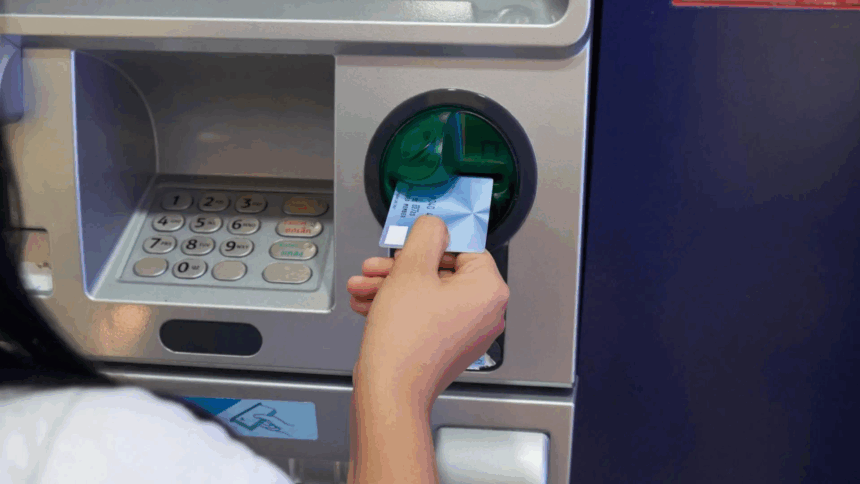 ATM Card Blocked: જો તમારું ATM કાર્ડ બ્લોક થઈ ગયું હોય, તો તરત જ નવું ઓર્ડર કરો, નહીંતર તમને નોંધપાત્ર નુકસાન થઈ શકે છે. શા માટે તે જાણો. 1 ilwq0nrq