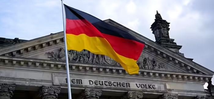 Work in Germany: જર્મની ભારતીય કામદારોને જર્મનીમાં આમંત્રણ આપી રહ્યું છે, આ ક્ષેત્રોમાં નોકરીઓ આપી રહ્યું છે. ક્યાં અરજી કરવી તે જાણો. 1 k0wvj2zg