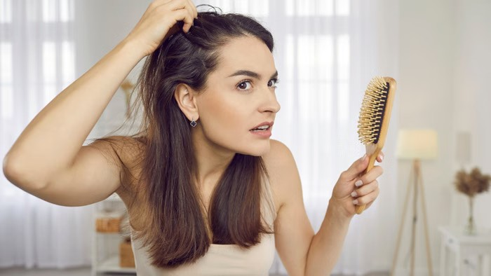 Oily scalp care: તૈલી ખોપરીની ખોટી માન્યતાઓ અને સાચી કાળજી 1