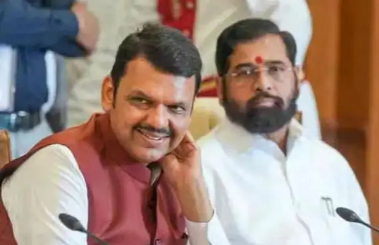 Maratha Reservation Maharashtra: મહારાષ્ટ્રમાં મરાઠા અનામત મુદ્દે રાજકારણ ગરમાયું, ફડણવીસે કહ્યું OBCના અધિકારો પર અસર નહીં થાય, બંજારા સમુદાય અનિશ્ચિત ભૂખ હડતાળે 1 Maratha Reservation Maharashtra