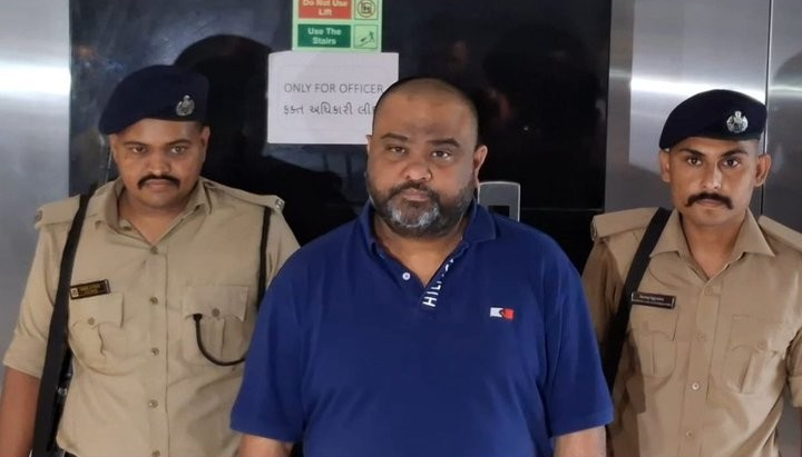 Madhupura Satta Scam: માધવપુરા સટ્ટાકાંડ: નિર્લિપ્ત રાયની તપાસથી હર્ષિત જૈન ઝડપાયો, દીપક ડીલક્ષ બાદ હજી બે મોટા બુકી ફરાર 1 pzuv7a1x 1