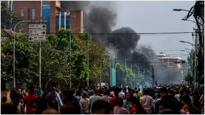 Nepal Gen Z Protest: 'બંધારણ ફરીથી લખો, ત્રણ દાયકાની લૂંટની તપાસ કરો', નેપાળમાં વિરોધીઓની માંગ 1 Nepal Gen Z Protest: