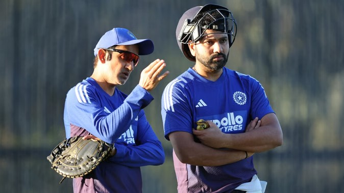 Team India: ડ્રેસિંગ રૂમમાં રોહિતને ખાસ મેડલ મળ્યો, કોચ ગંભીરે ભૂતપૂર્વ કેપ્ટનની પ્રશંસા કરી; વિડિઓ 1 gczg3pho