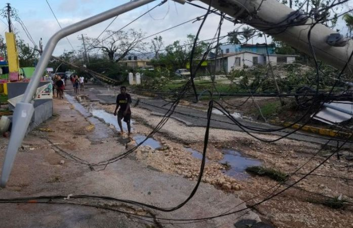 Hurricane Melissa Cuba: જમૈકામાં વિનાશ મચાવ્યા બાદ વાવાઝોડું મેલિસા હવે ક્યુબા તરફ ધસી આવ્યું, 29ના મોત અને લાખો લોકોનું સ્થળાંતર 1 ij2e7b7l